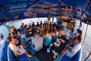 dining / briefing area